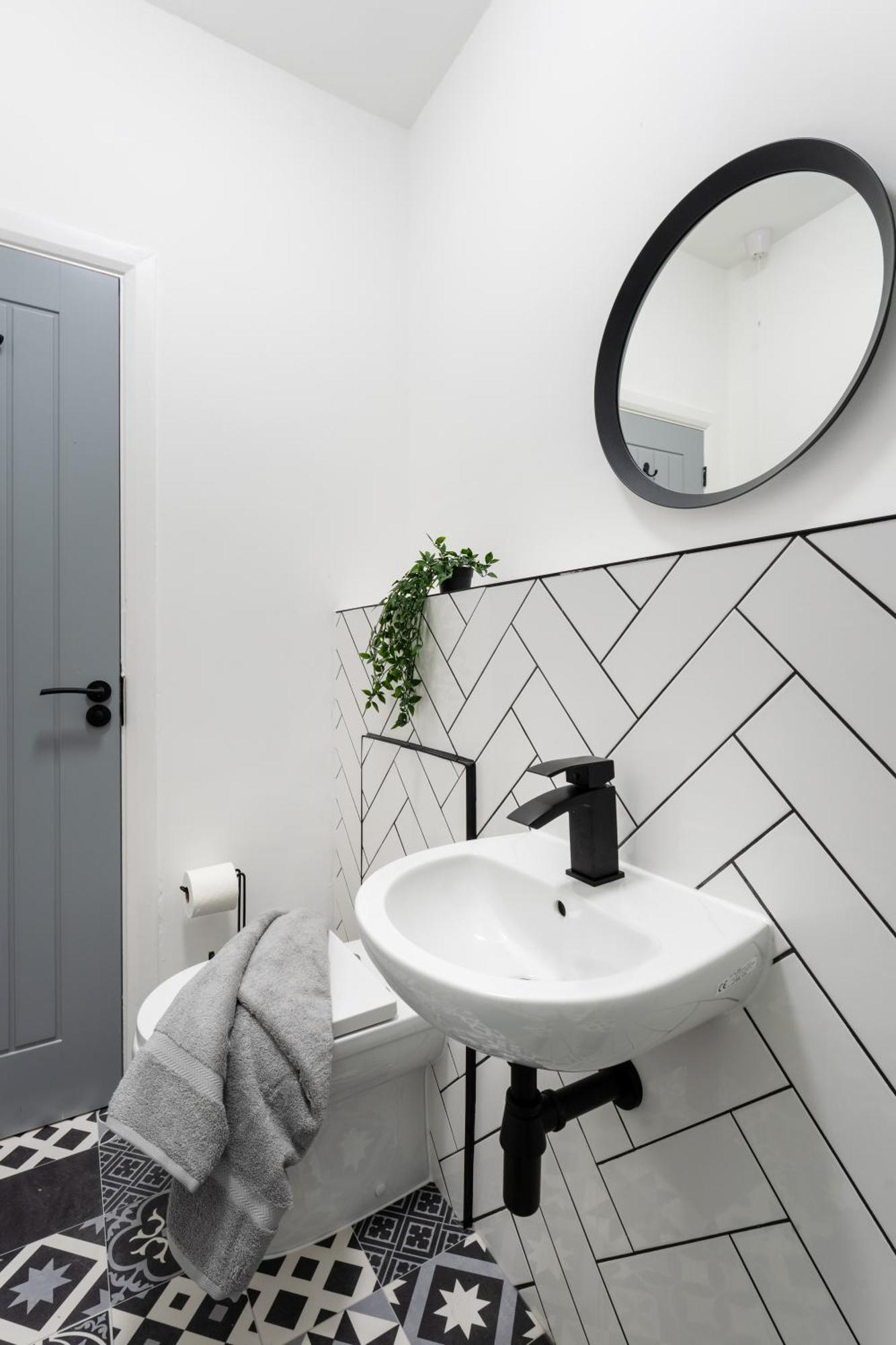 Near Beach, Torquay Heights Modern Apartments, Pet Friendly Room photo